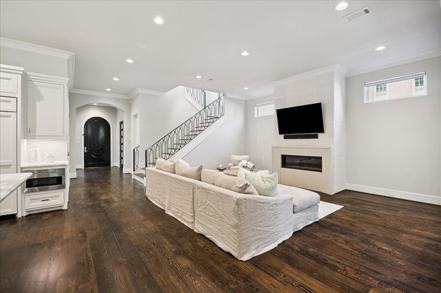 2117 Dickey Place, Houston, TX 77019