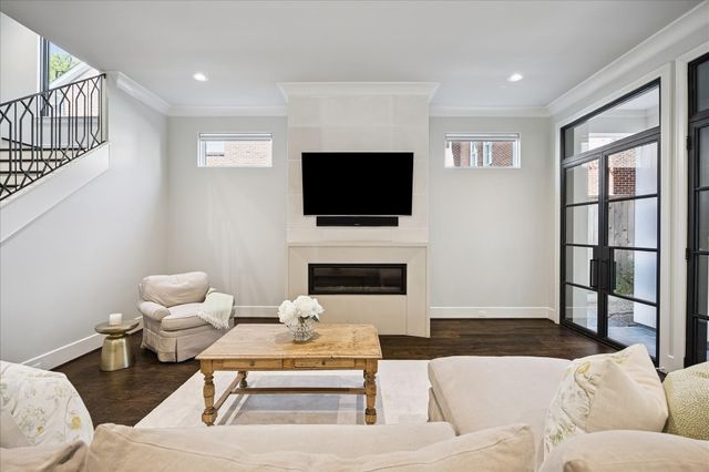 2117 Dickey Place, Houston, TX 77019