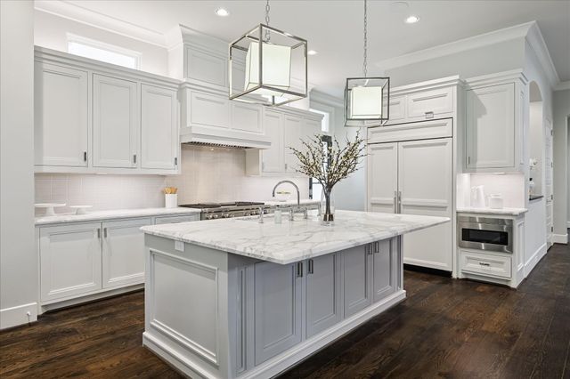 2117 Dickey Place, Houston, TX 77019