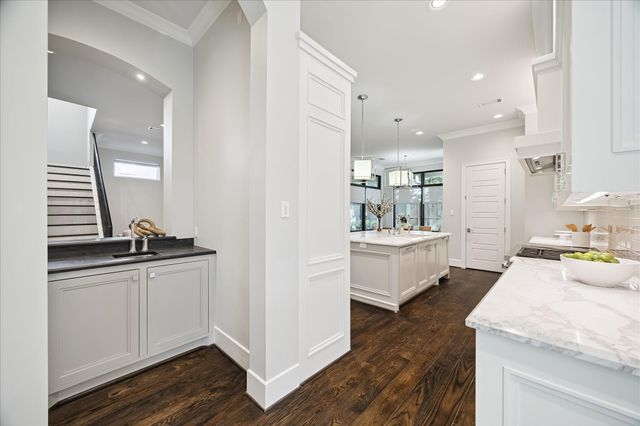 2117 Dickey Place, Houston, TX 77019