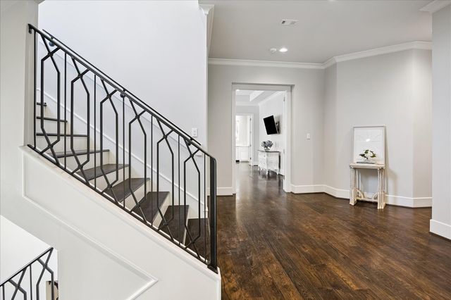 2117 Dickey Place, Houston, TX 77019