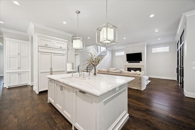 2117 Dickey Place, Houston, TX 77019