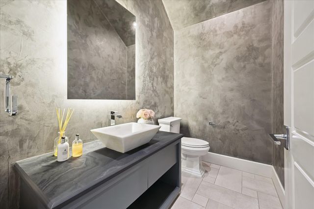 2117 Dickey Place, Houston, TX 77019