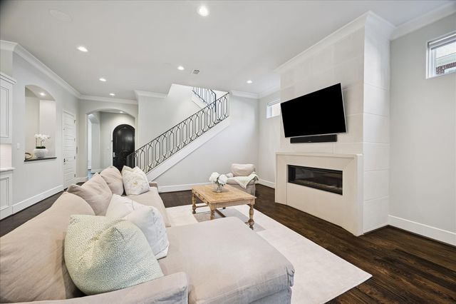 2117 Dickey Place, Houston, TX 77019