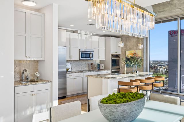 301 Demonbreun St Unit 2016, Nashville, TN 37201