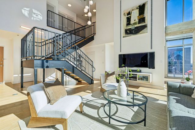 301 Demonbreun St Unit 2016, Nashville, TN 37201