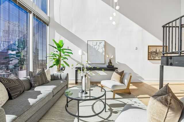 301 Demonbreun St Unit 2016, Nashville, TN 37201