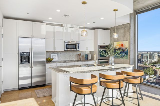 301 Demonbreun St Unit 2016, Nashville, TN 37201