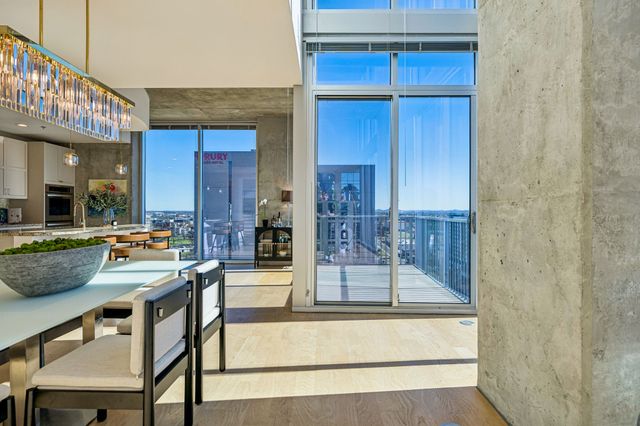 301 Demonbreun St Unit 2016, Nashville, TN 37201