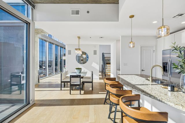 301 Demonbreun St Unit 2016, Nashville, TN 37201