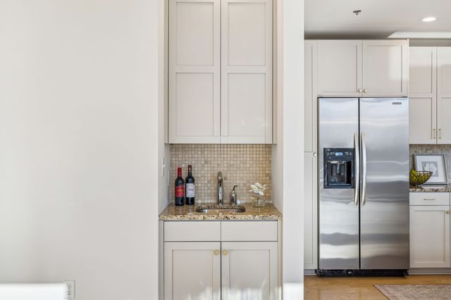 301 Demonbreun St Unit 2016, Nashville, TN 37201