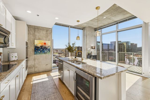 301 Demonbreun St Unit 2016, Nashville, TN 37201