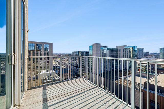 301 Demonbreun St Unit 2016, Nashville, TN 37201