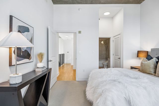 301 Demonbreun St Unit 2016, Nashville, TN 37201