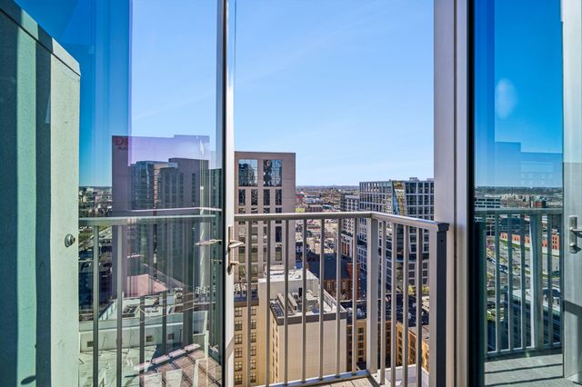 301 Demonbreun St Unit 2016, Nashville, TN 37201