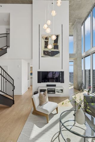 301 Demonbreun St Unit 2016, Nashville, TN 37201