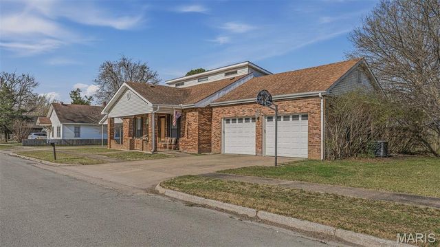 802 Beckwith Avenue, Caruthersville, MO 63830