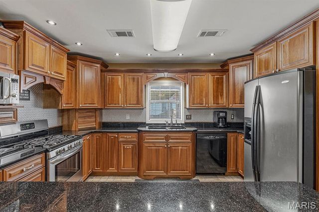 802 Beckwith Avenue, Caruthersville, MO 63830