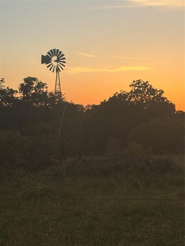 000 Hwy 97, Waelder, TX 78959