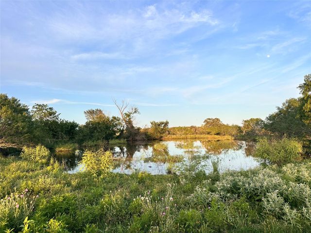 000 Hwy 97, Waelder, TX 78959