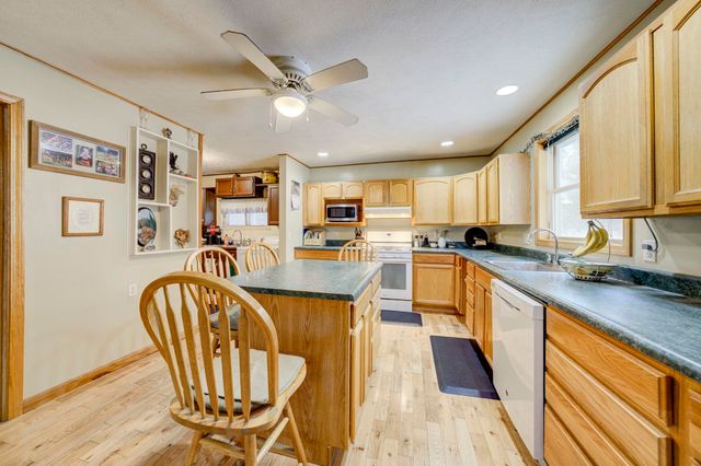 4793 E Duck Lake Road, Grawn, MI 49637