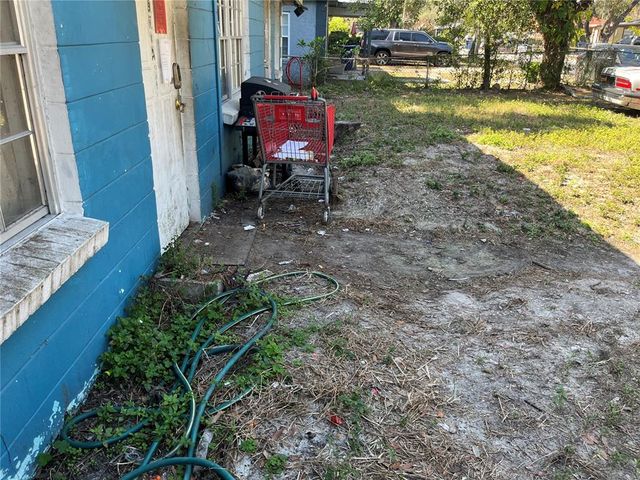 1911 E NOEL STREET, Tampa, FL 33610