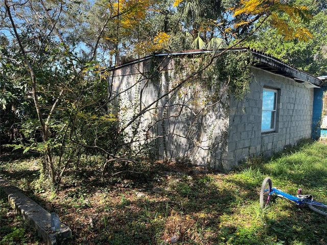 1911 E NOEL STREET, Tampa, FL 33610