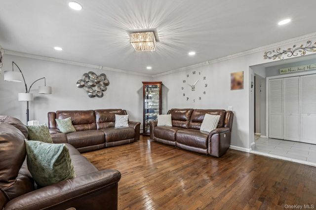 583 Bellevue Avenue N, Yonkers, NY 10703
