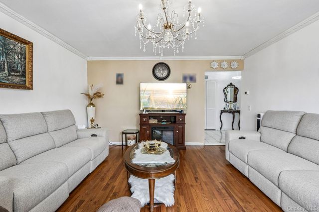 583 Bellevue Avenue N, Yonkers, NY 10703