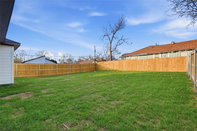 2800 Carter Street, Dallas, TX 75210