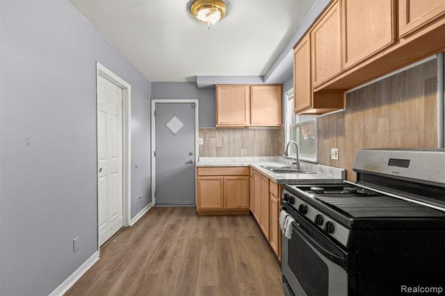 28632 Parkwood Street, Inkster, MI 48141