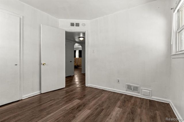 28632 Parkwood Street, Inkster, MI 48141