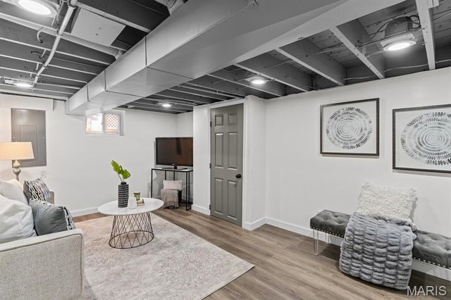 2709 W Tennyson Avenue, Overland, MO 63114