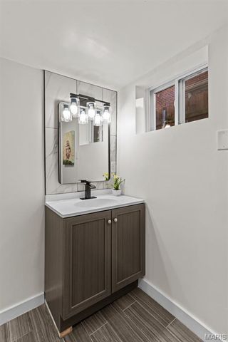 2709 W Tennyson Avenue, Overland, MO 63114