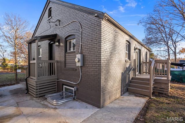 2709 W Tennyson Avenue, Overland, MO 63114