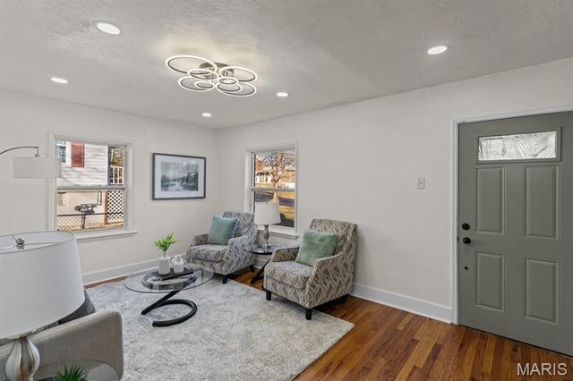 2709 W Tennyson Avenue, Overland, MO 63114