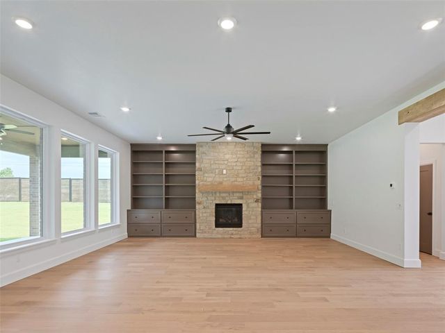 9001 Prairie Farms Drive, Mustang, OK 73064