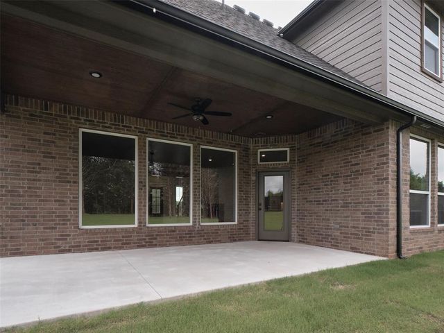 9001 Prairie Farms Drive, Mustang, OK 73064