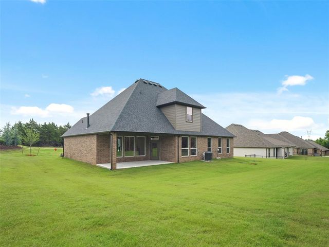 9001 Prairie Farms Drive, Mustang, OK 73064