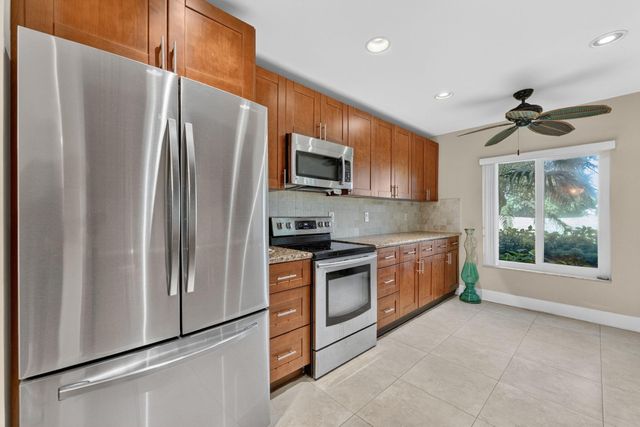 16353 Malibu Drive 61, Weston, FL 33326