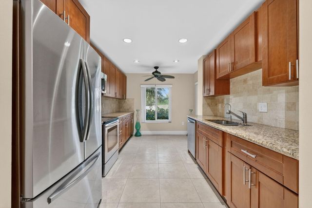 16353 Malibu Drive 61, Weston, FL 33326