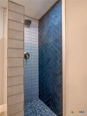 605 Cove Circle, Granite Shoals, TX 78654