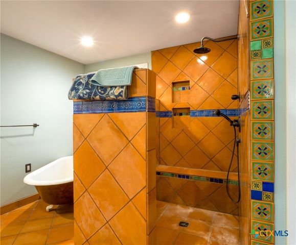 605 Cove Circle, Granite Shoals, TX 78654