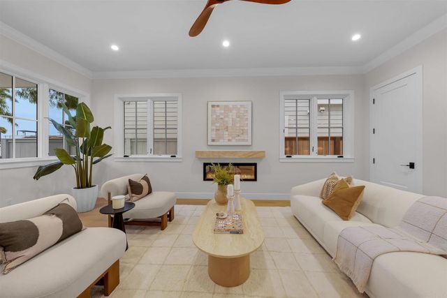 309 J Avenue, Coronado, CA 92118