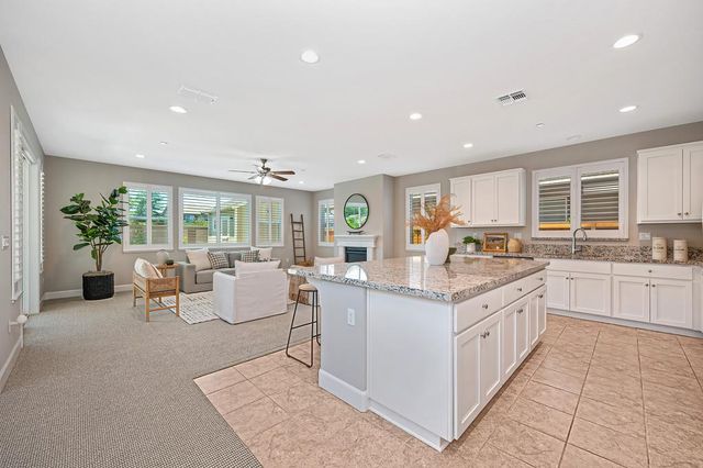 2752 Elderberry St, West Sacramento, CA 95691