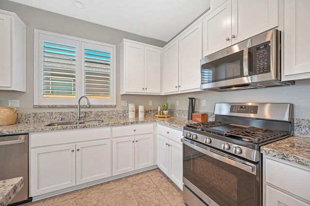 2752 Elderberry St, West Sacramento, CA 95691