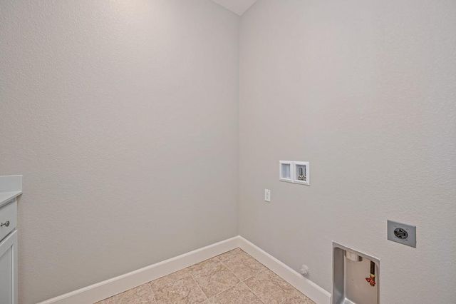 2752 Elderberry St, West Sacramento, CA 95691