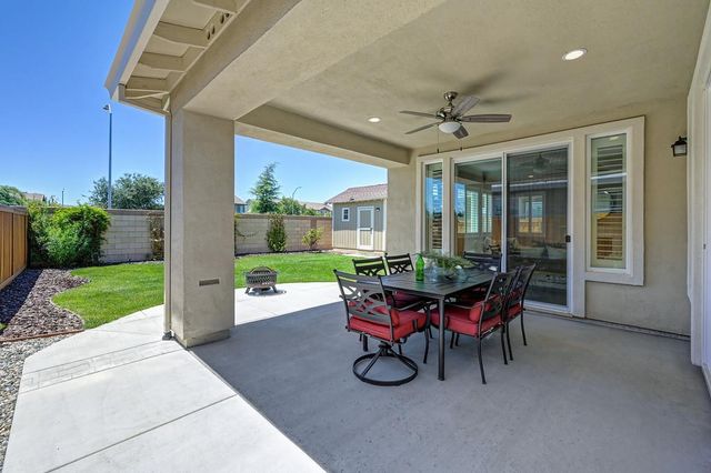 2752 Elderberry St, West Sacramento, CA 95691