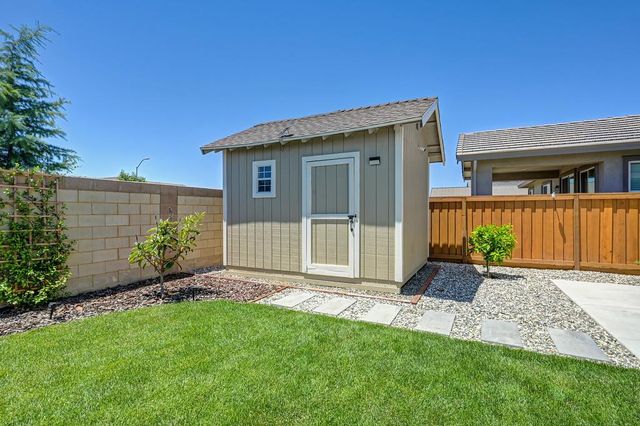 2752 Elderberry St, West Sacramento, CA 95691