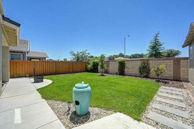 2752 Elderberry St, West Sacramento, CA 95691